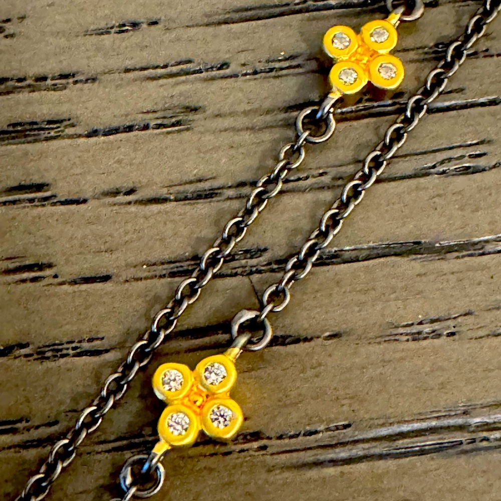 NWT necklace